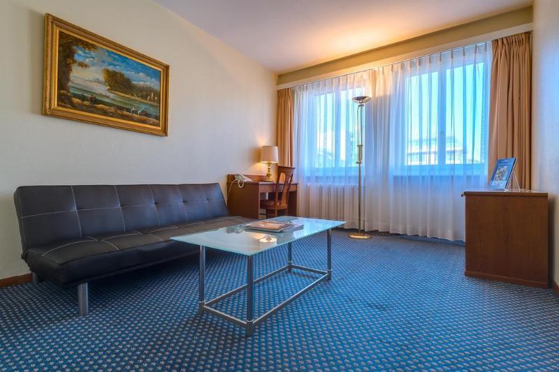 Century 4* Geneva