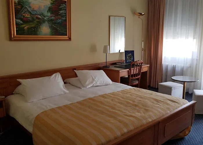 Hotel Century