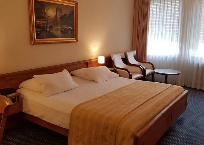 Hotel Century